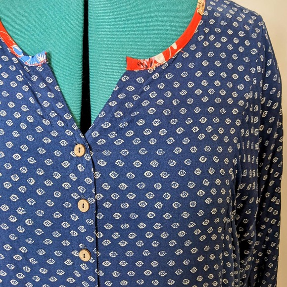 Grand & Greene Blue/Red Mixed Print Loose Fit Cropped Blouse Size Large - Picture 5 of 9
